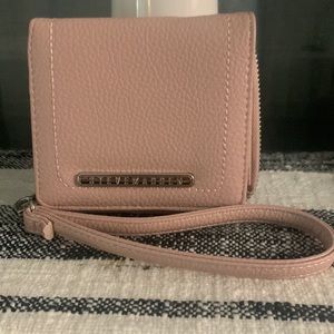 STEVE MADDEN WRISTLET WALLET